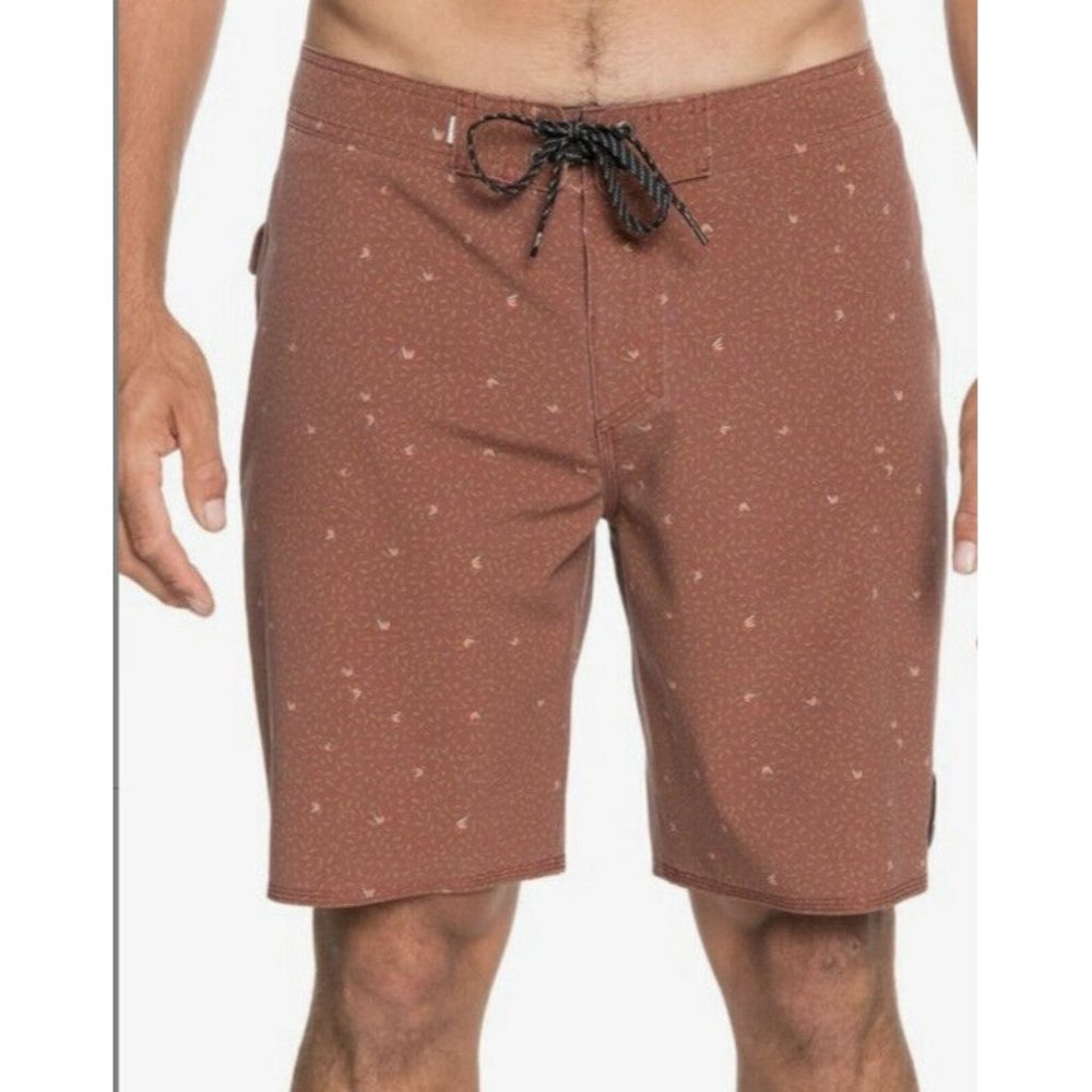Quicksilver NWT $60 Highline Threads & Fin Henna  Boardshorts Men Swim S…